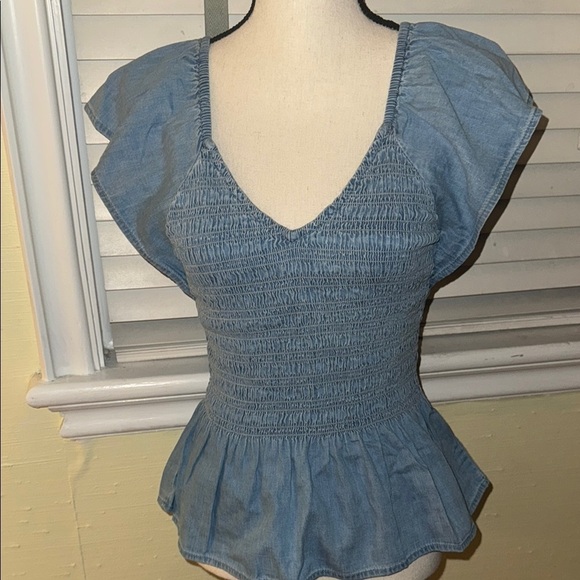 GAP| Ruffle Denim Peplum Top - Picture 6 of 9